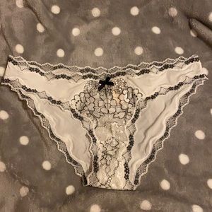NWT Victoria’s Secret Cheekini Panties